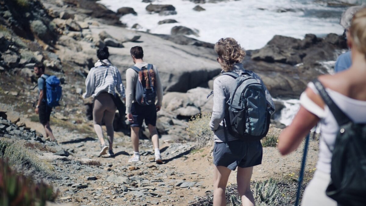 Les avantages de la combinaison du jeûne et de la randonnée pour la santé mentale et physique