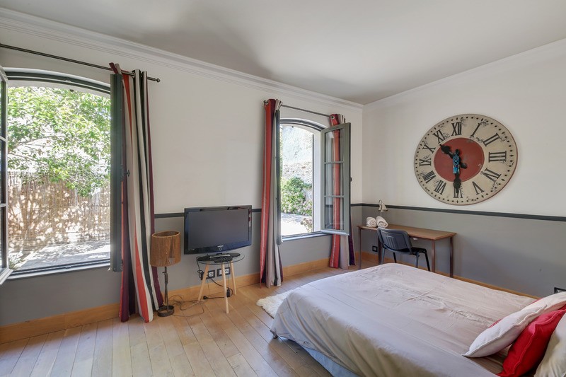 3. Chambre priv., SDB partagée (dès 60 €/nuit)